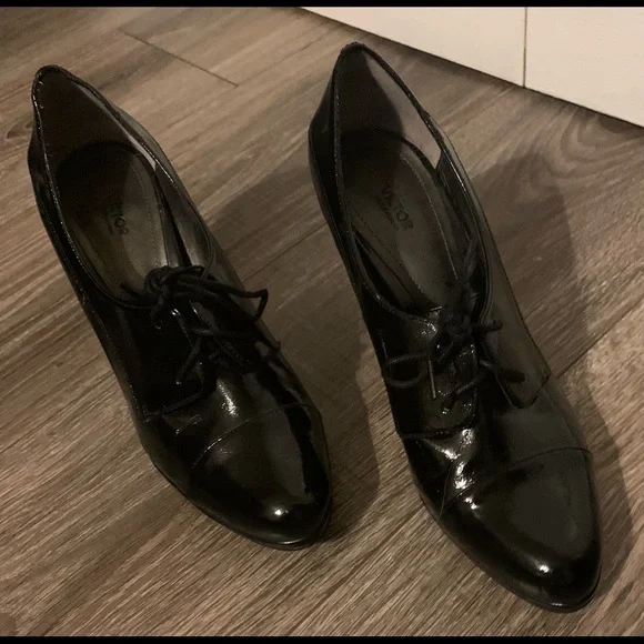 COPY - Victor Alfaro , Black Patent Lace Up Dress Shoes, Size 7, Good Condition - Picture 13 of 16